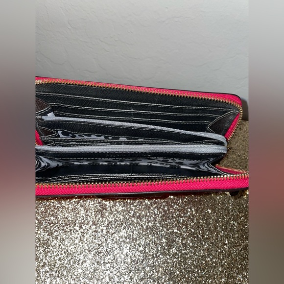 🎉HP🎉EUC-RebeccaMinkoff Fuschia Pink/Gold Saffiano Leather Zip Around Wallet✨💕 - Picture 13 of 16